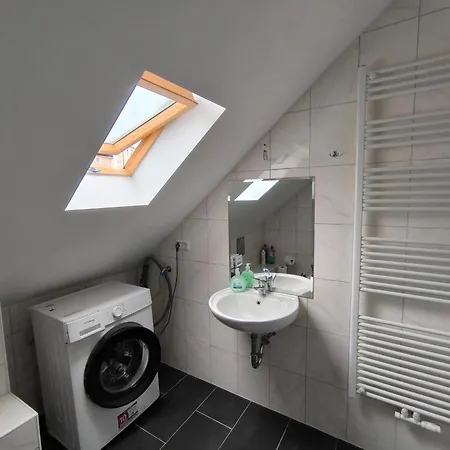 5-betten-apartment In 公寓 *