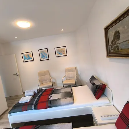 5-betten-apartment In 公寓 *